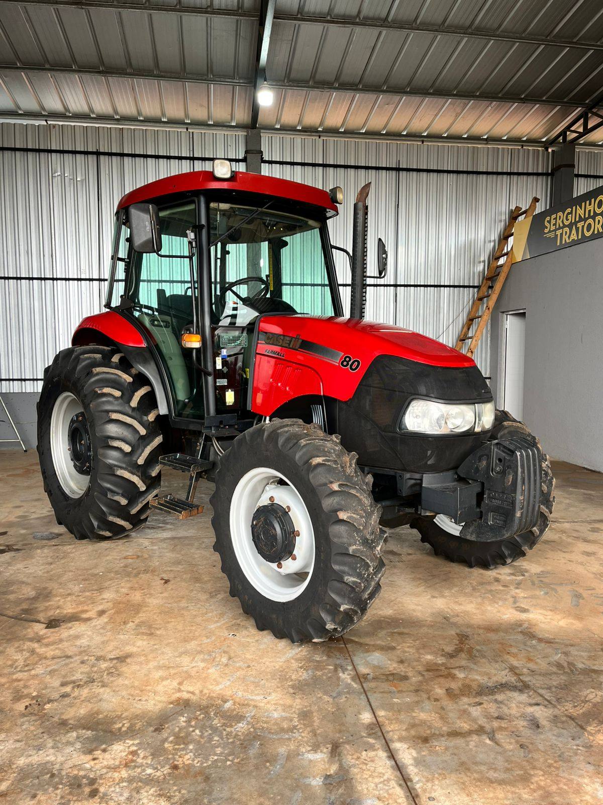 CASE Farmall 80
